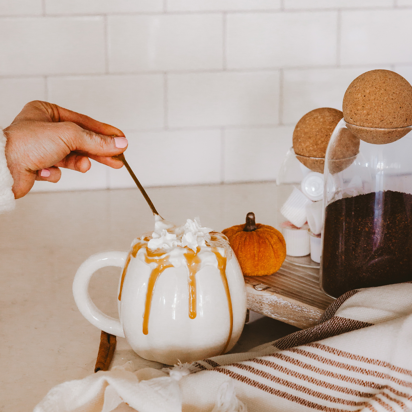 Cream Pumpkin Coffee Mug | 19 oz