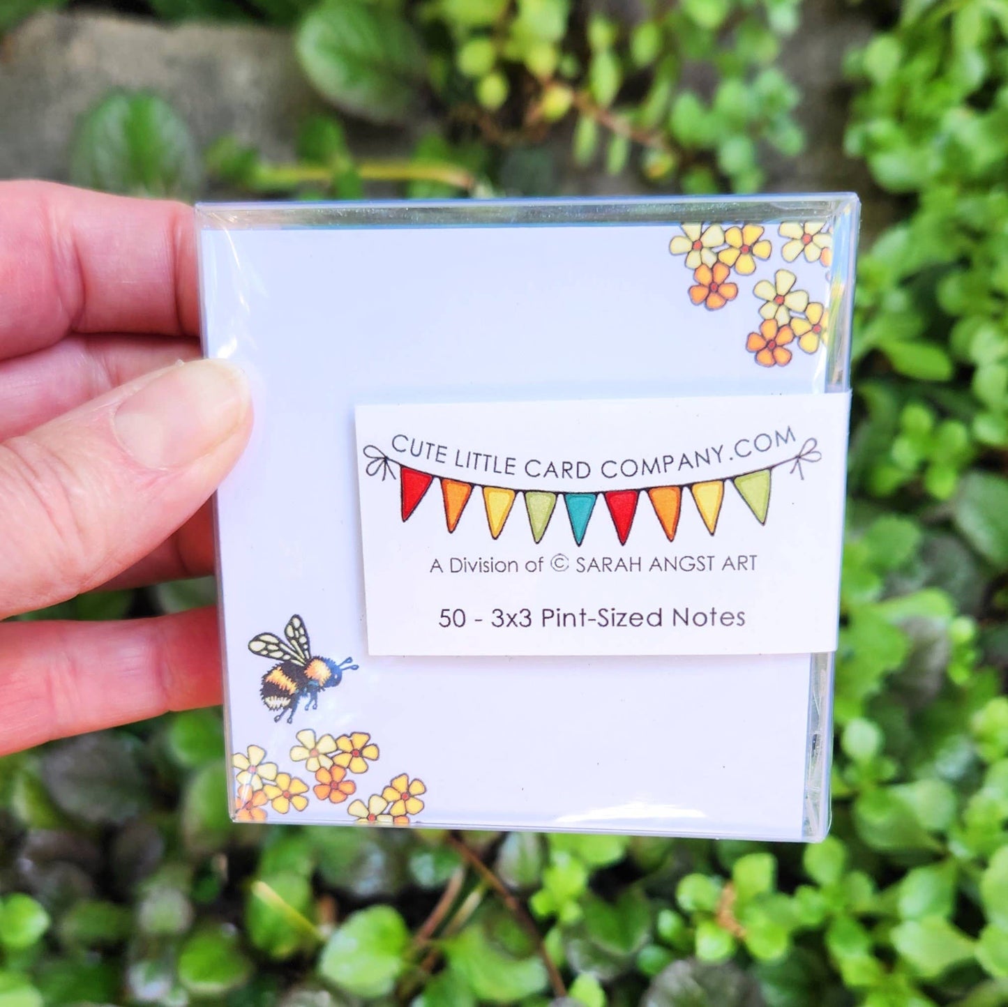 Bumble Bee: Cute Little 3x3 Pint Size Notes