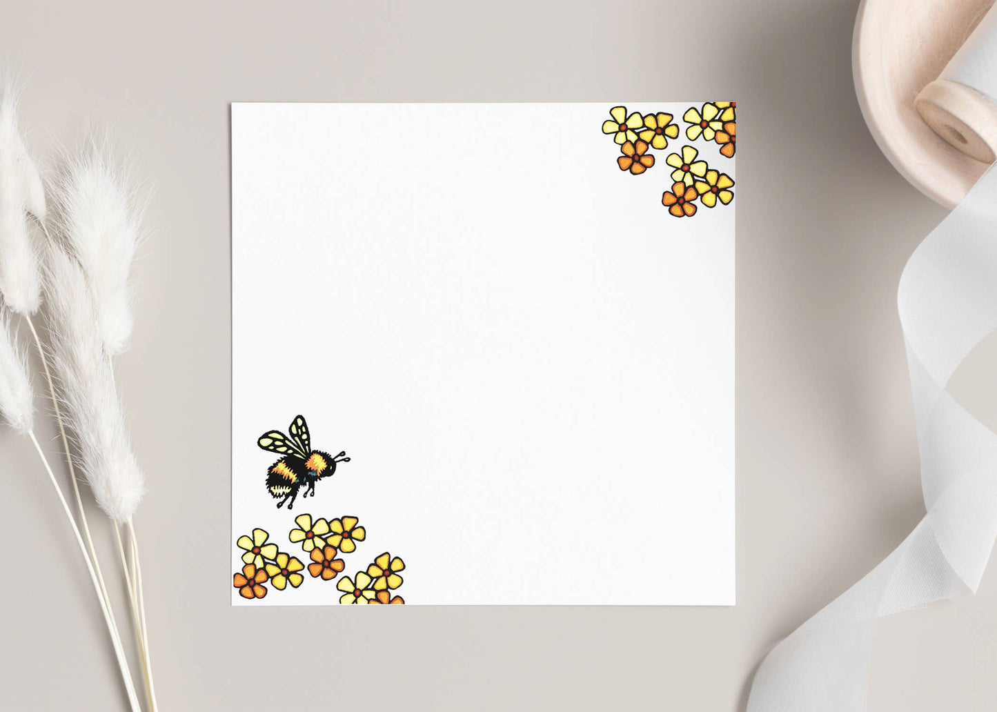 Bumble Bee: Cute Little 3x3 Pint Size Notes