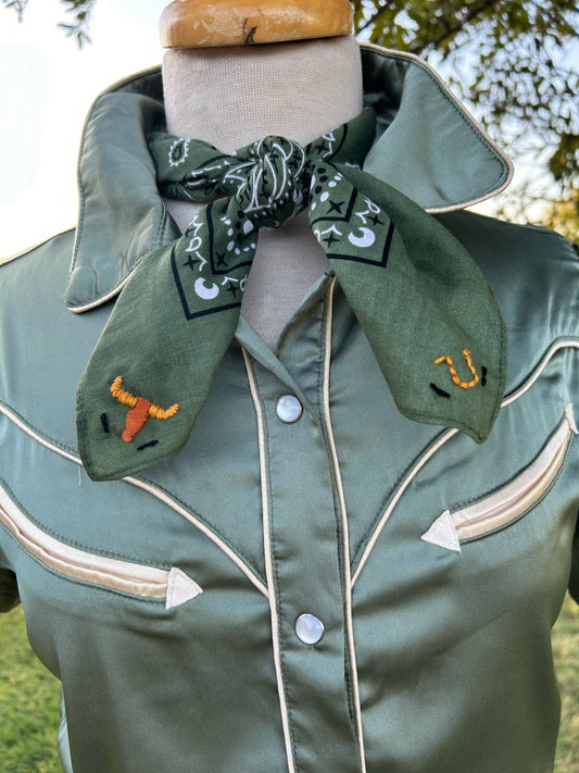 Embroidered Round Up Bandana | Moss Green